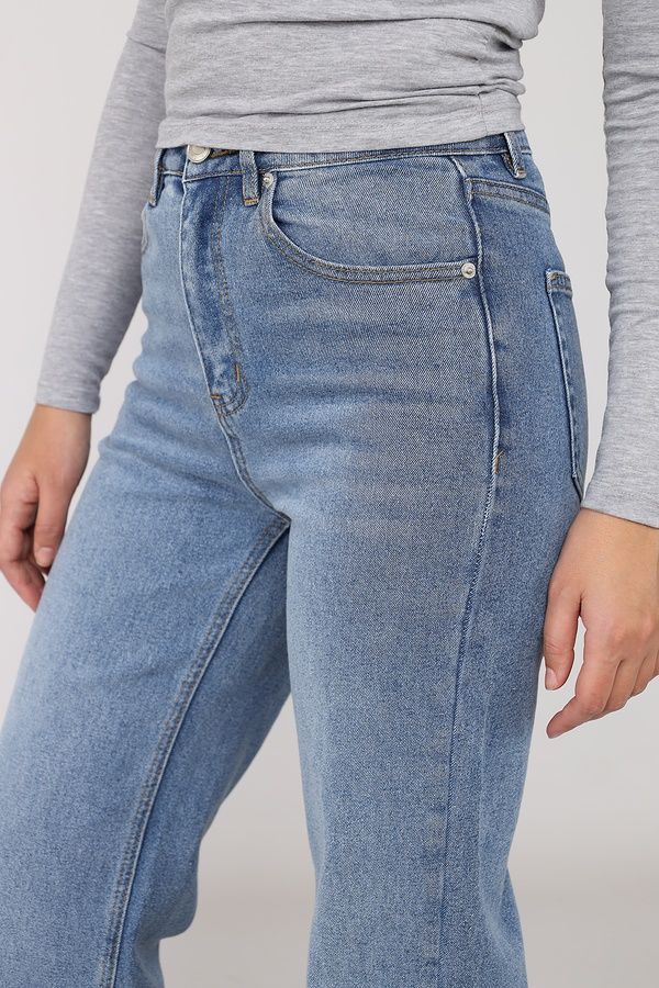 Джинси straight жіночі колір синій 44 ЦБ-00279678 фото