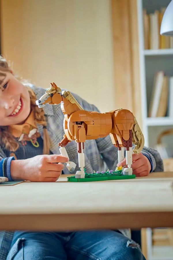 Конструктор LEGO Creator - Прекрасний кінь, 685 деталей 31166 ЦБ-00285659 фото
