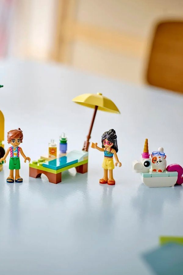 Конструктор LEGO Friends Вечеринка единорога и фламинго у бассейна 42658 ЦБ-00279949 фото
