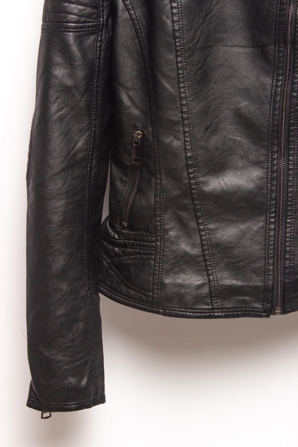 Курточка короткая из эко-кожи цвет черный ЦБ-00158139 SKT000535653 фото