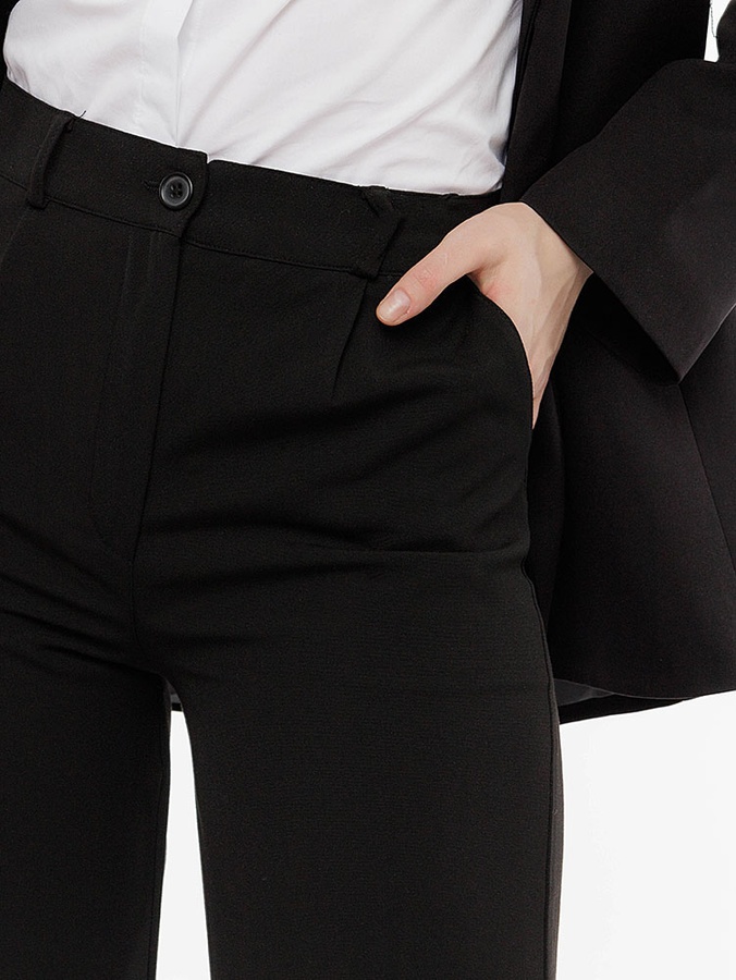 Жіночі прямі штани 46 колір чорний ЦБ-00217329 SKT000902506 фото