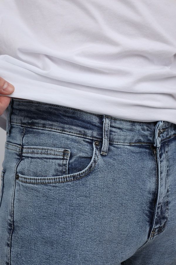 Джинси slim чоловічі колір блакитний W28 ЦБ-00291199 фото