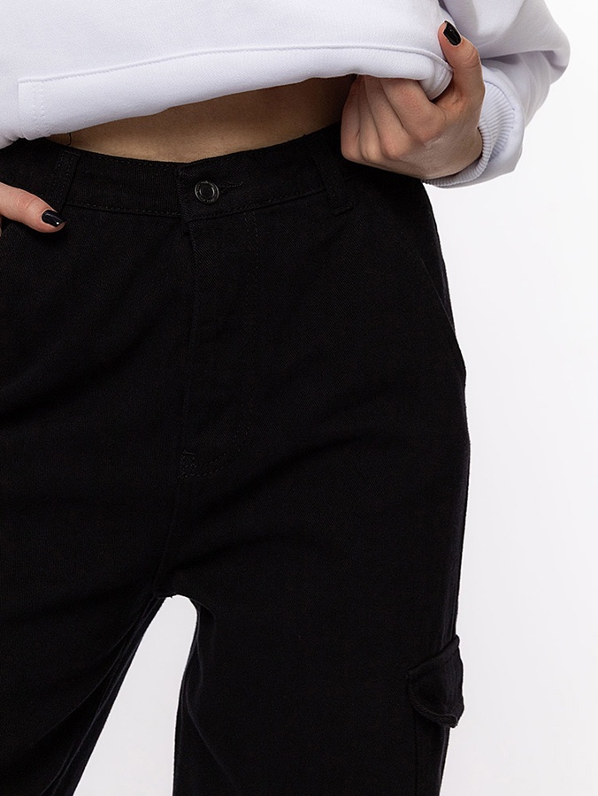 Женские джинсы с карманами 46 цвет черный ЦБ-00214173 SKT000895877 фото
